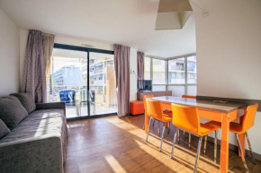 Air conditioned apartment with furnished terrace swimming pool & parking